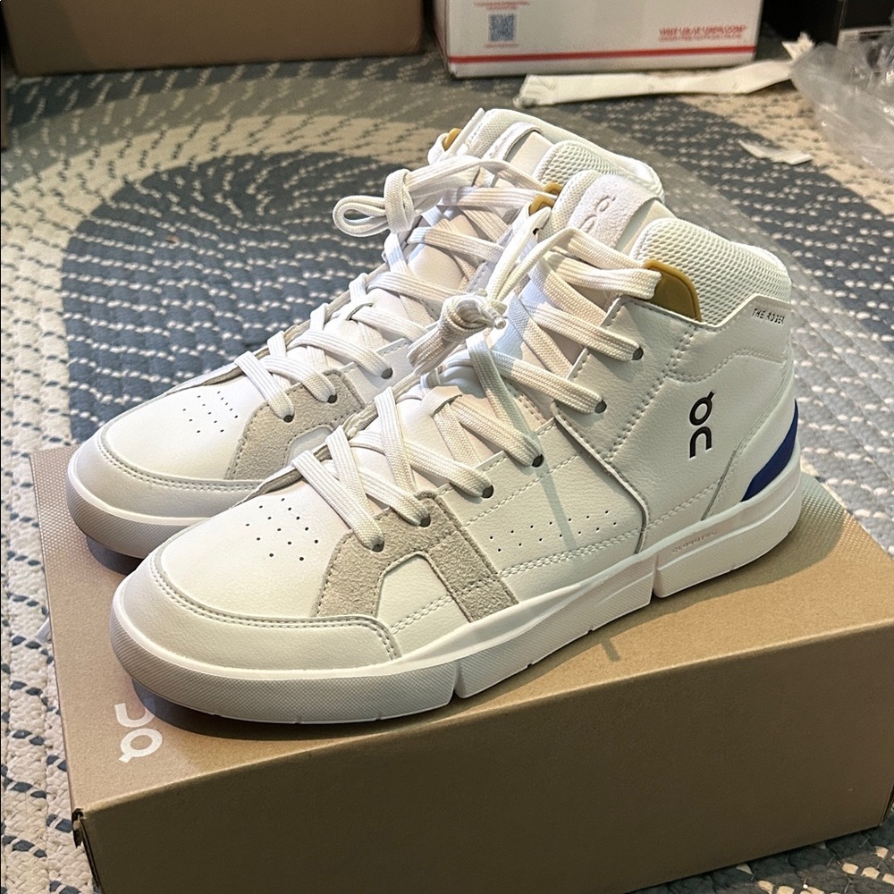 On cloud THE ROGER Clubhouse Mid (white/indigo)